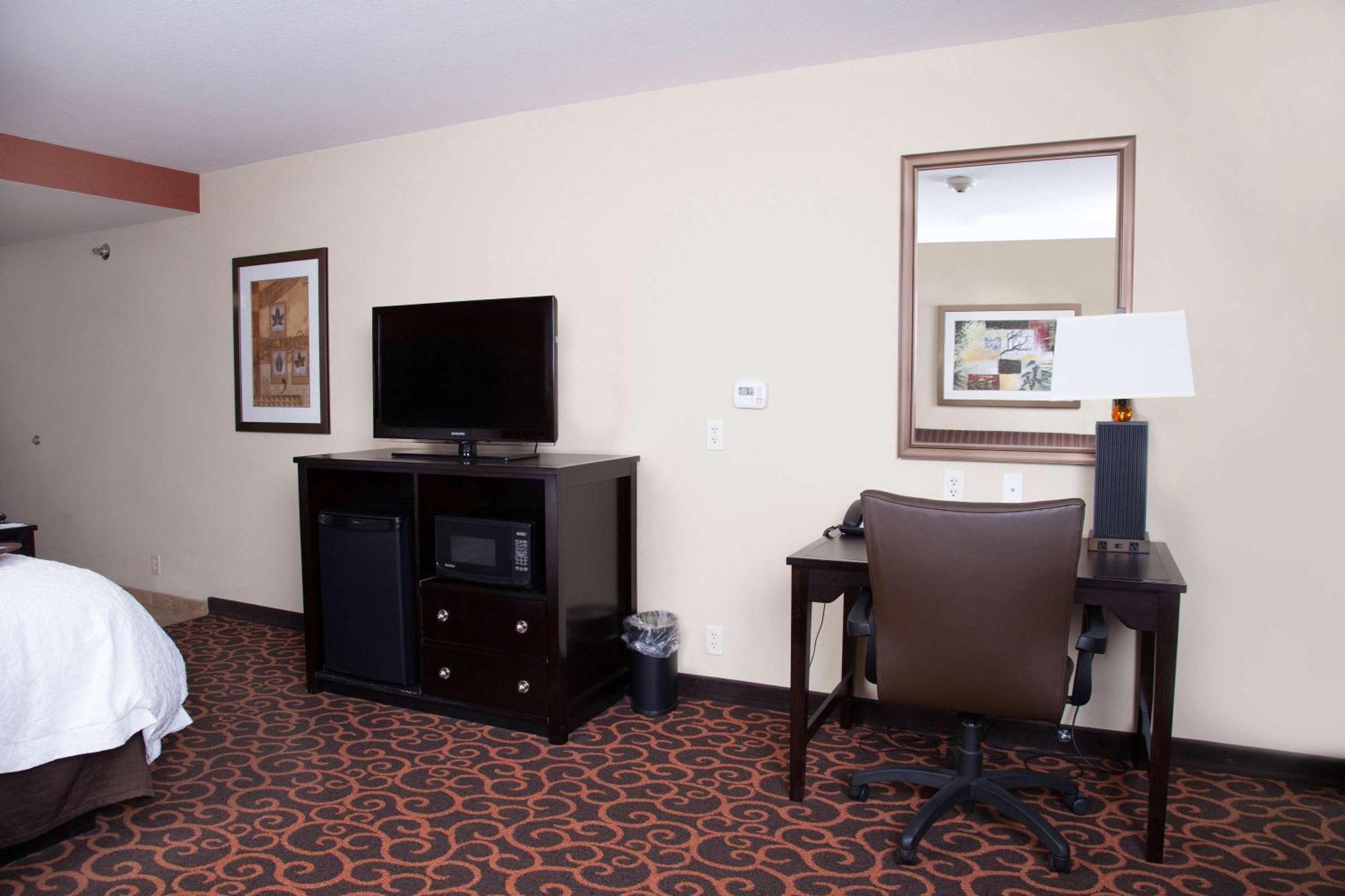 Hampton Inn & Suites Dickinson Nd Екстериор снимка