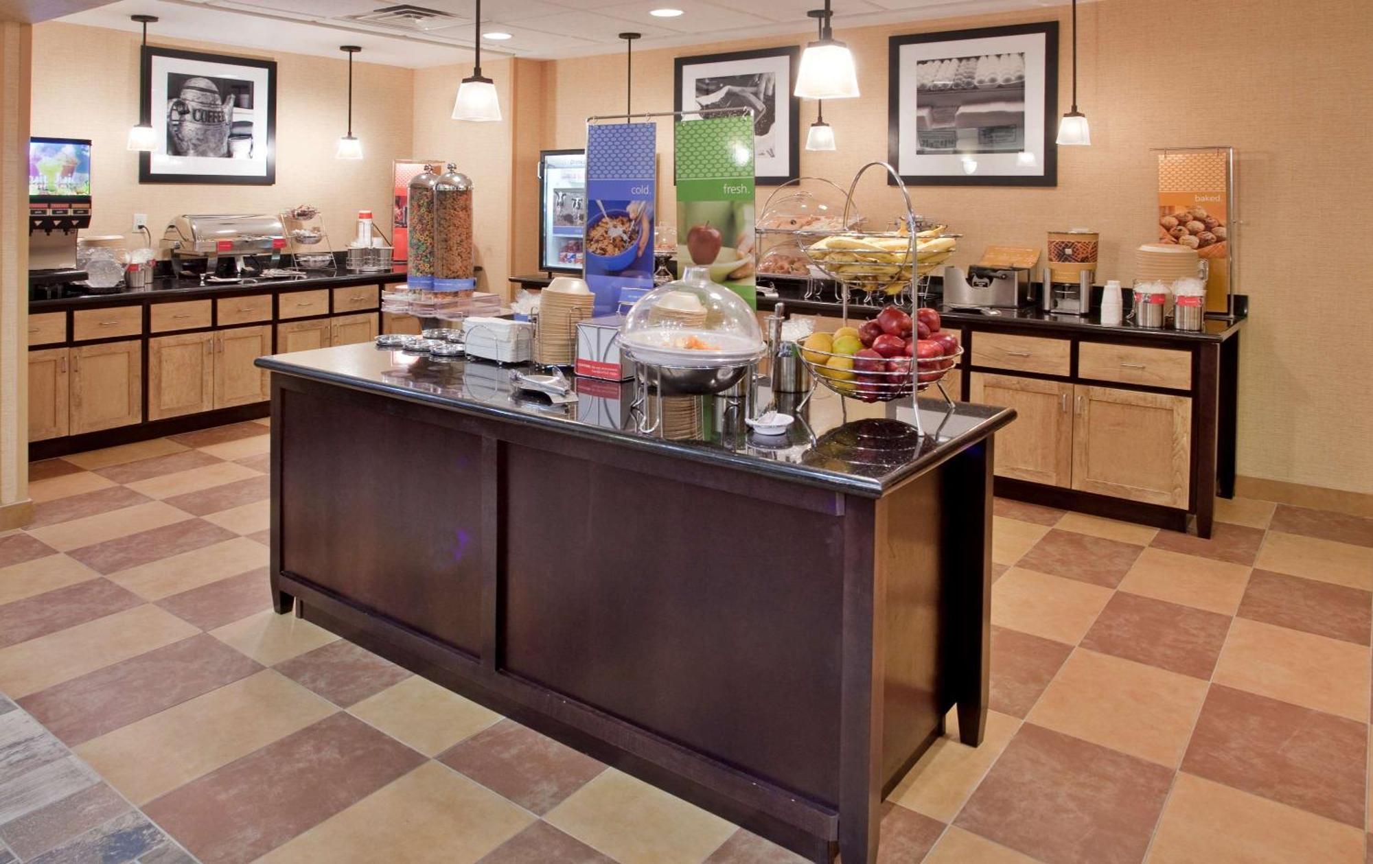 Hampton Inn & Suites Dickinson Nd Екстериор снимка