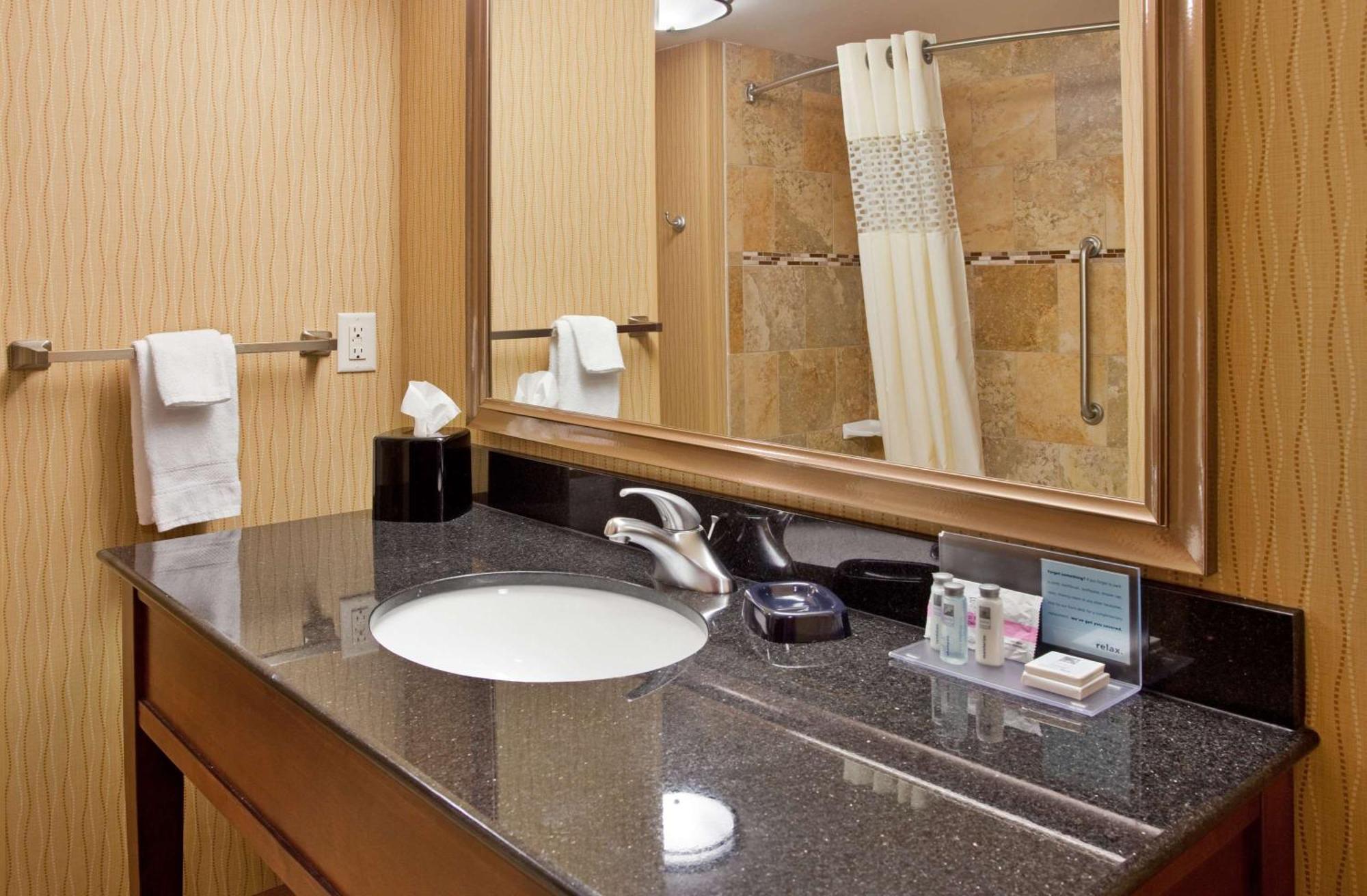 Hampton Inn & Suites Dickinson Nd Екстериор снимка