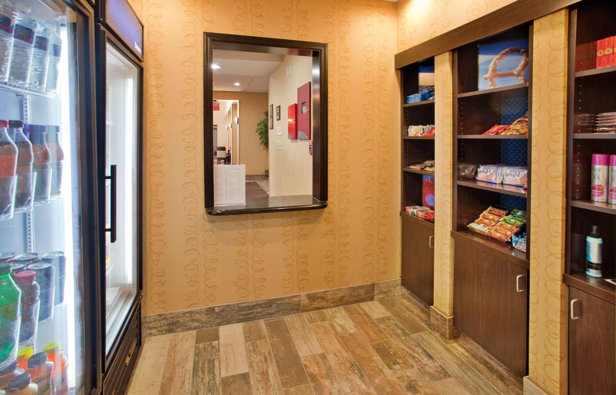 Hampton Inn & Suites Dickinson Nd Екстериор снимка