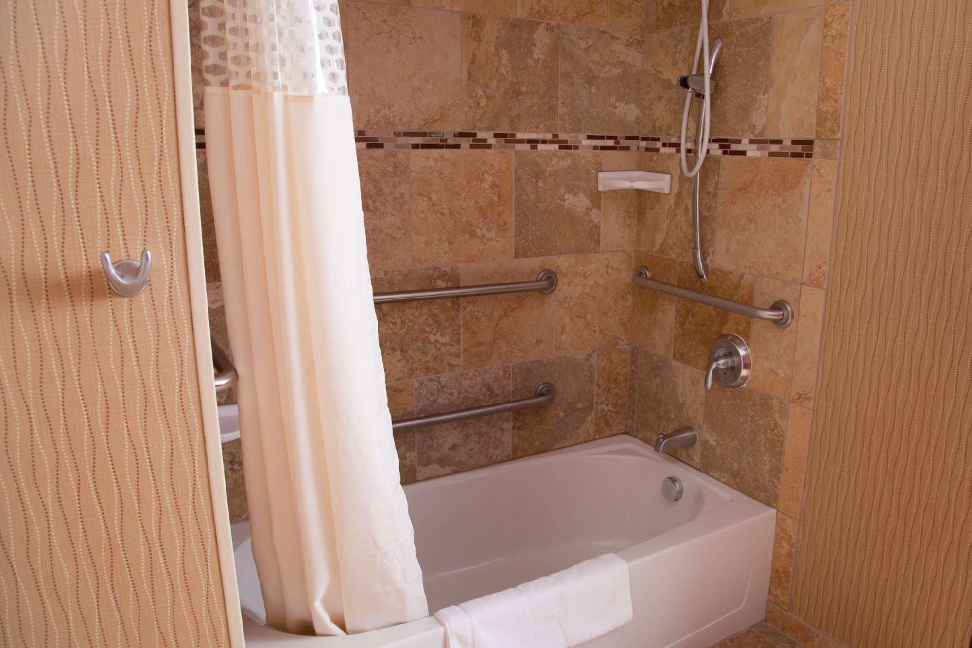 Hampton Inn & Suites Dickinson Nd Екстериор снимка
